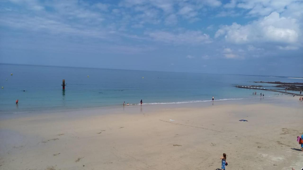Entre Mer Et Montagne 그랑빌 외부 사진